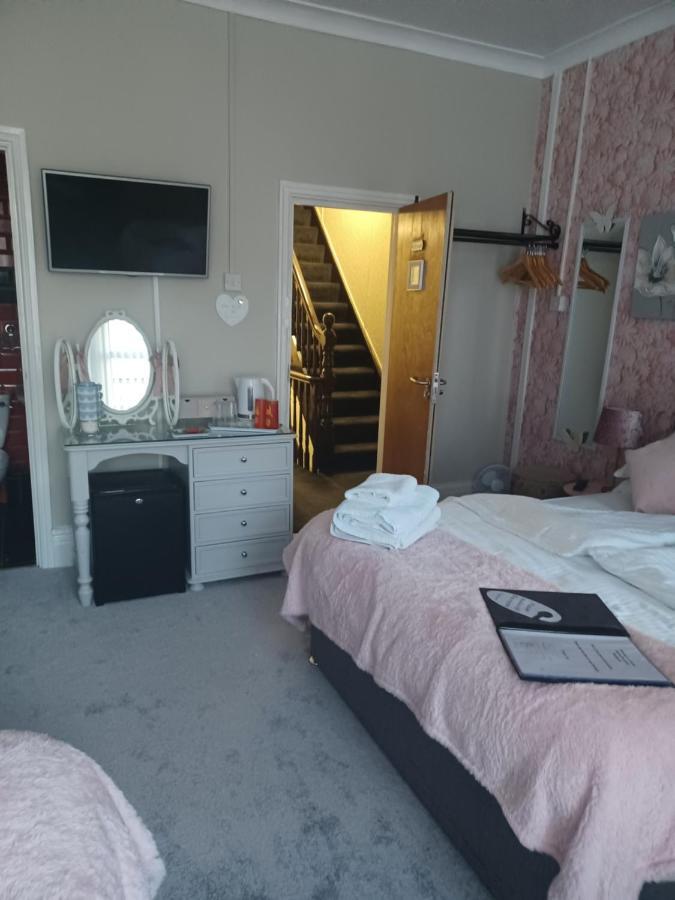Family Room,1182250000:JPEG