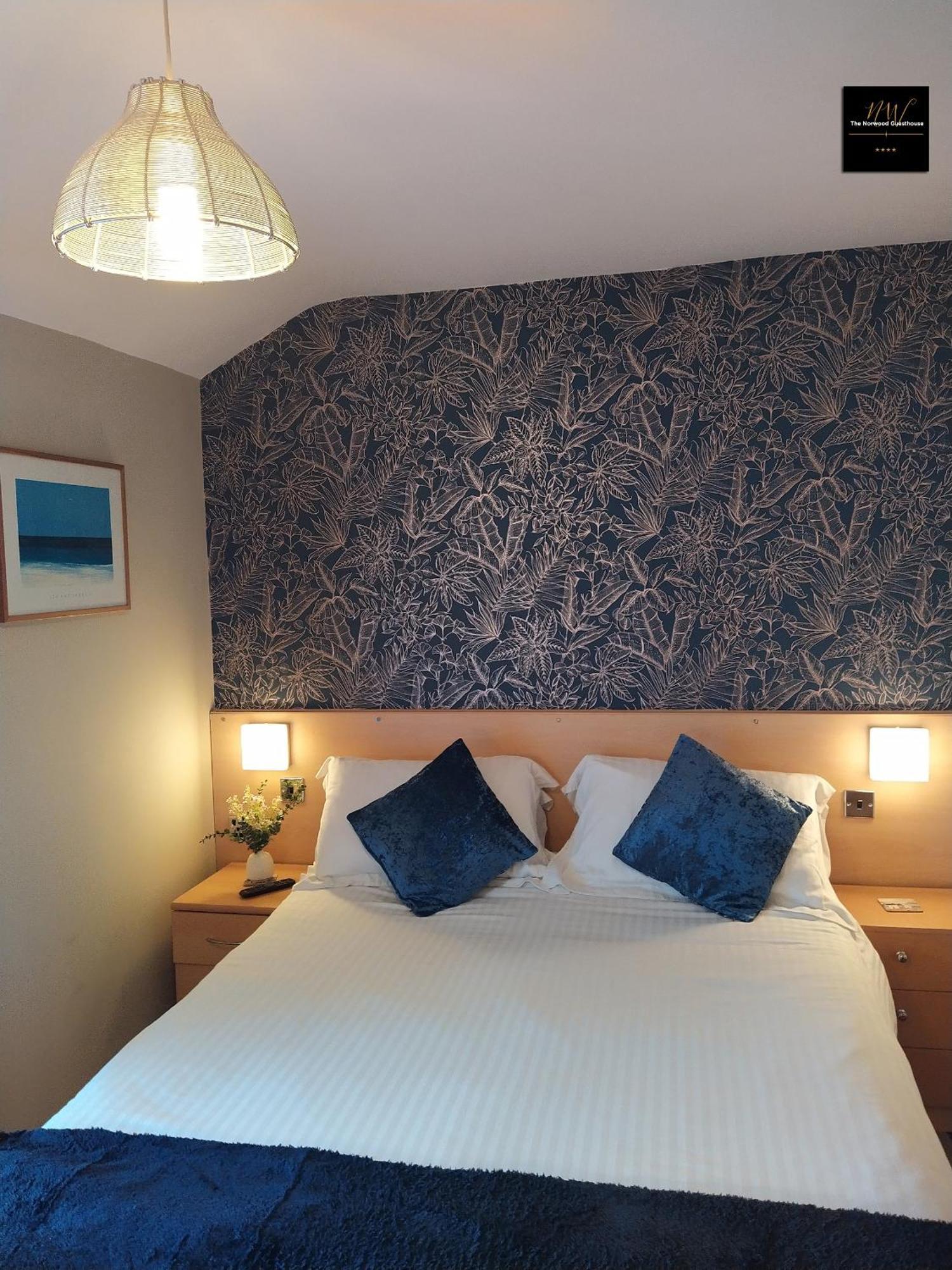 Double Room Private Bathroom