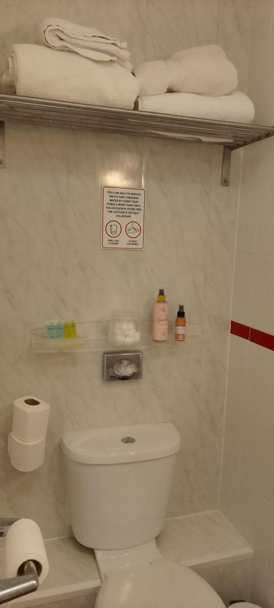 Double Room Private Bathroom