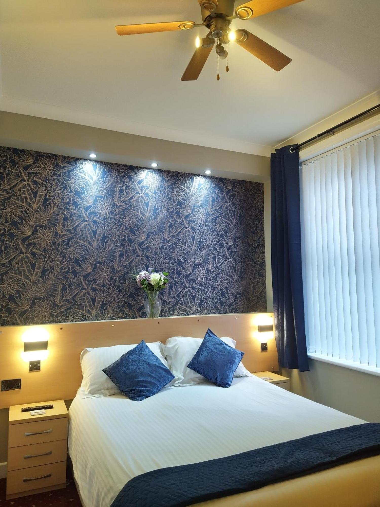 Double Room Private Bathroom