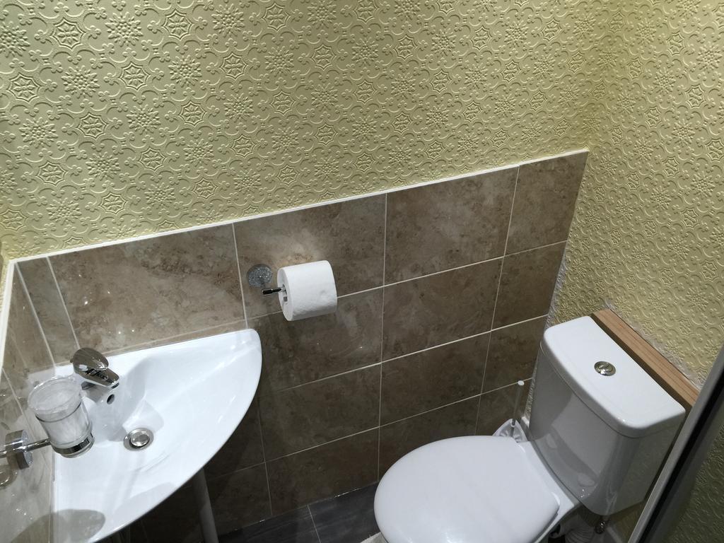 Twin Room Shower